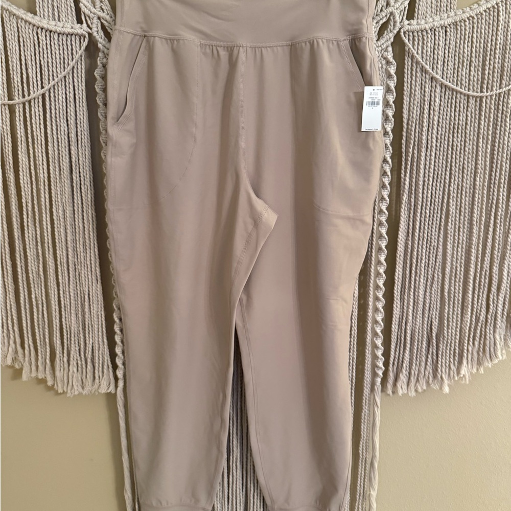Old Navy Women’s Jogger Pants in Taupe Beige